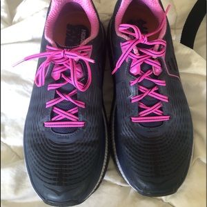 Almost new Gaviota Hoka